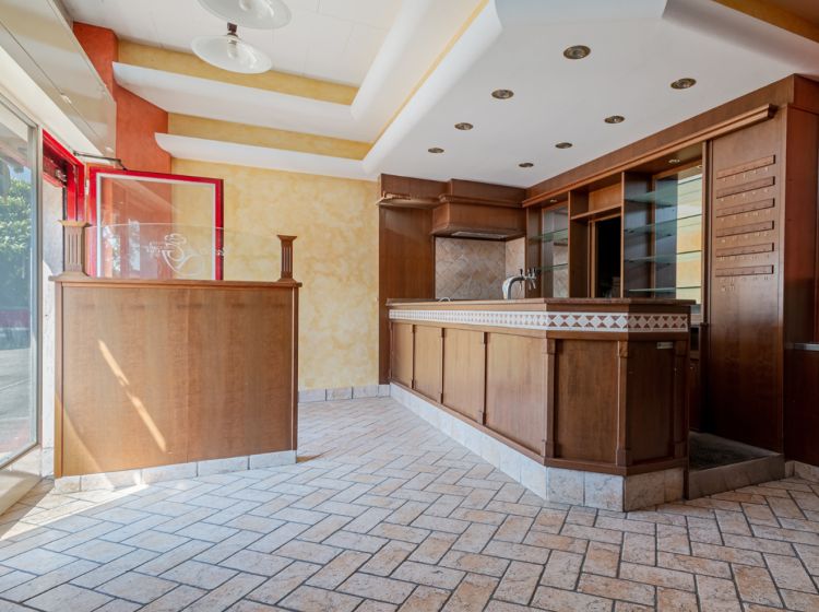 Negozio in affitto, via San Pedrino  11, Vignate