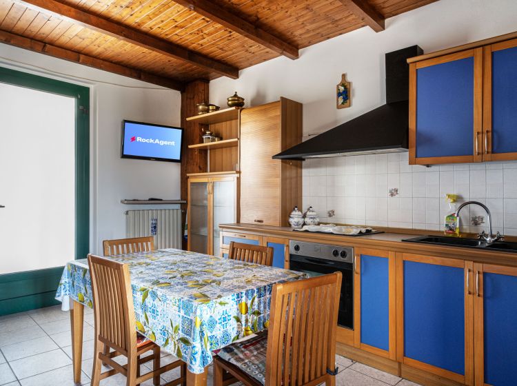 Villa in vendita, viale Martiri della Libertà  58, Mede