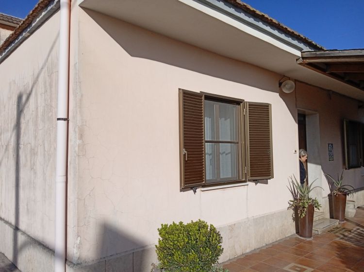 Villa in vendita, via Carrara 9, Latina Scalo, Latina