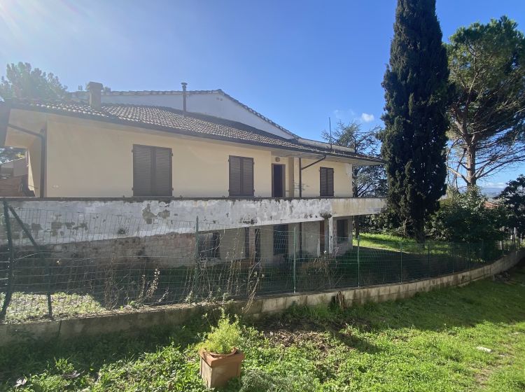 Villa in vendita, viale Mazzini  41/B, Peccioli