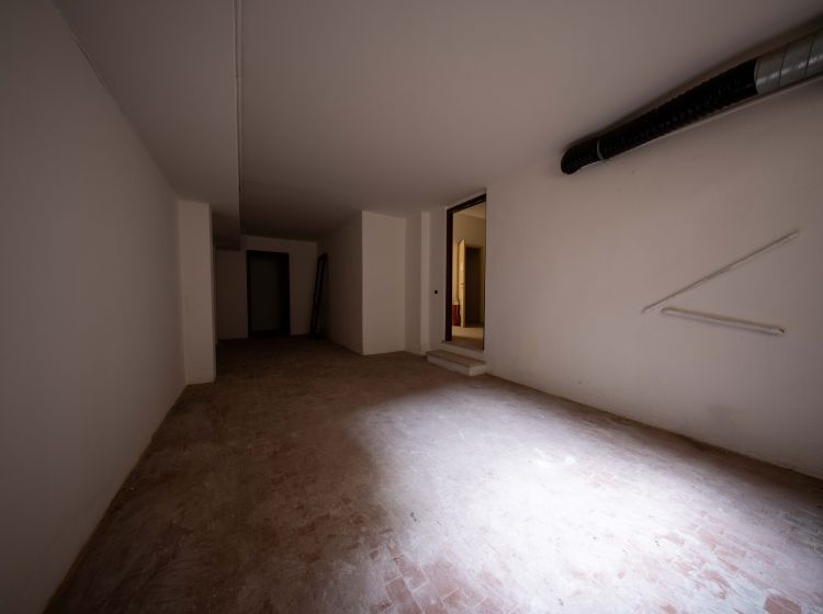 Negozio in vendita, via Giovanni Amendola  53, Sassari