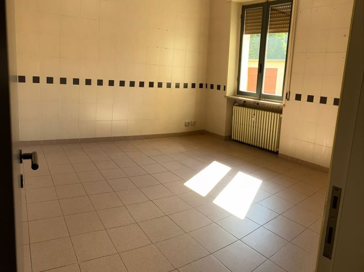 Negozio in affitto, via Cremonese, Ospedale, Parma