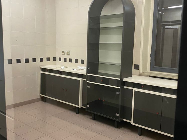 Negozio in affitto, via Cremonese, Ospedale, Parma