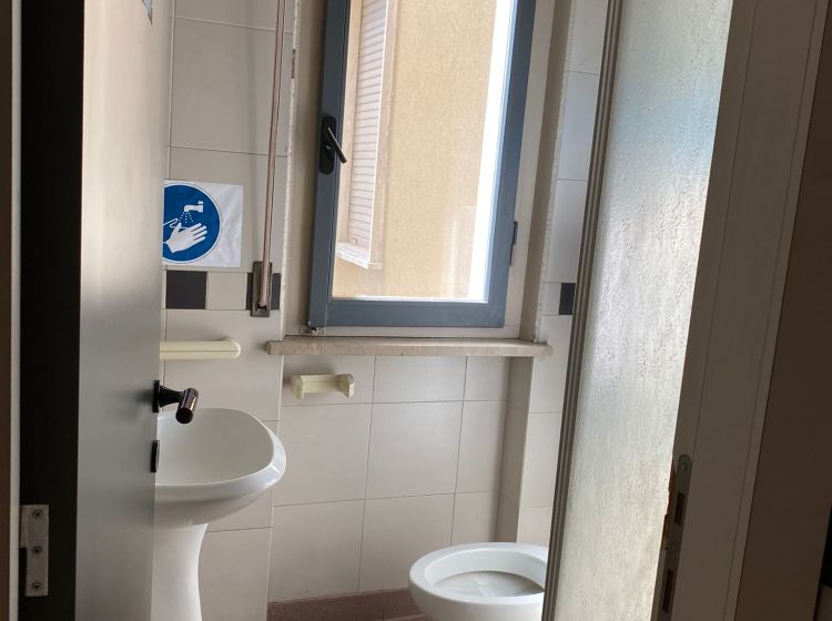 Negozio in affitto, via Cremonese, Ospedale, Parma