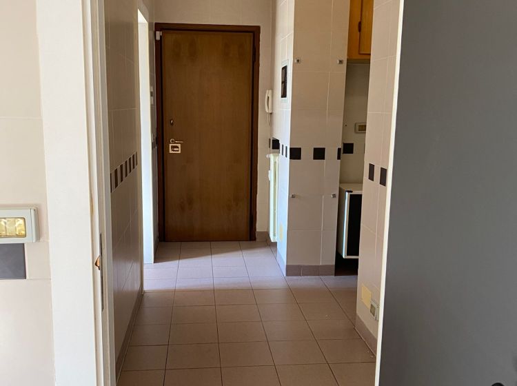 Negozio in affitto, via Cremonese, Ospedale, Parma