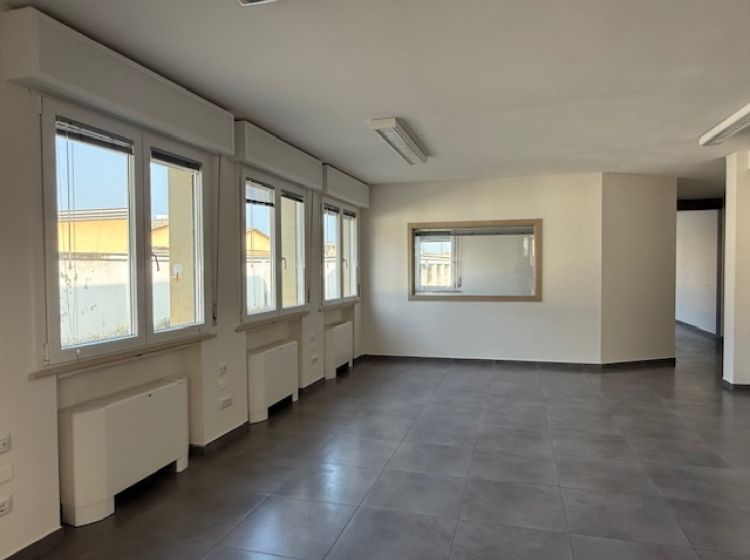 Ufficio in affitto, Largo Remo Coen, Ospedale, Parma