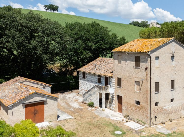 Casale in vendita, Frazione Magnadorsa  122, Arcevia