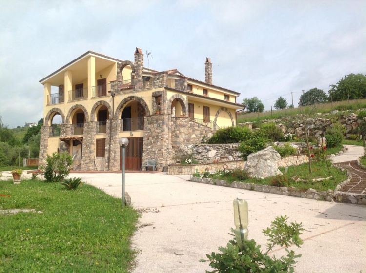 Villa in vendita, via Mascioni  23, Castel Campagnano