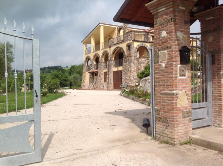 Villa in vendita, via Mascioni  23, Castel Campagnano