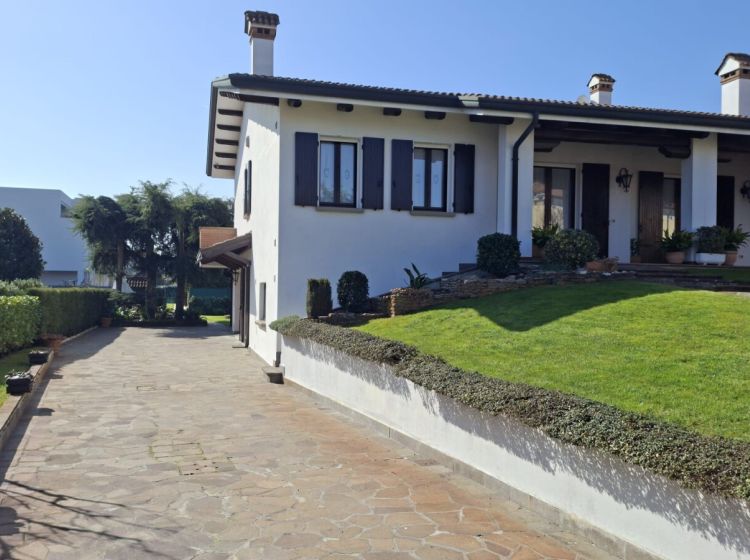 Villa in vendita, via Giovanni Pascoli  2, Caselle, Selvazzano Dentro