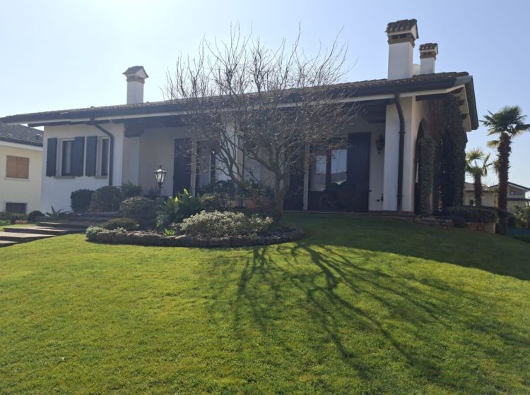 Villa in vendita, Caselle, Selvazzano Dentro