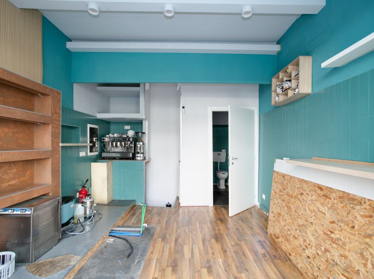 Negozio in vendita, viale Libia  172, Trieste, Roma