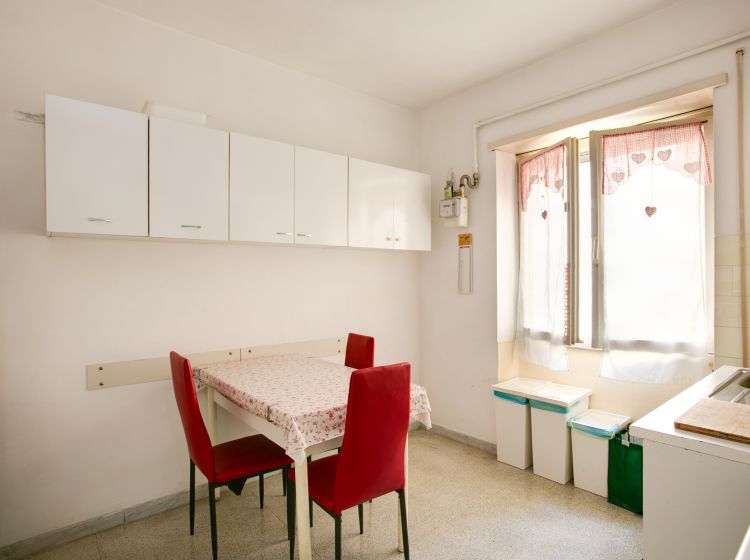 Bilocale in vendita, via Calpurnio Fiamma  130, Cinecittà, Roma