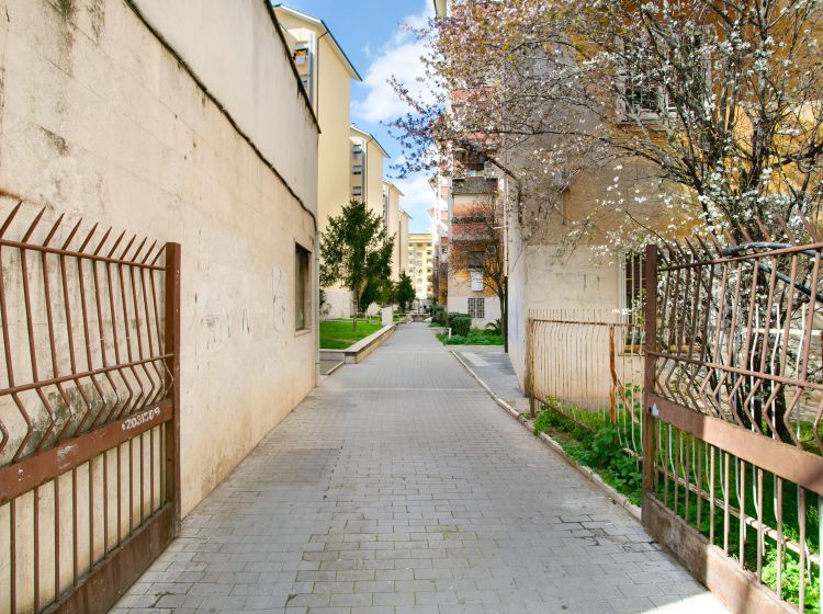 Bilocale in vendita, via Calpurnio Fiamma  130, Cinecittà, Roma