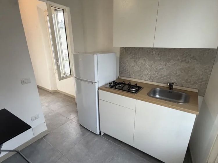 Monolocale in affitto, via Toschi, Reggio Emilia