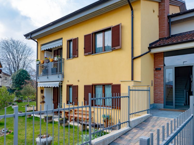 Bilocale in vendita, via Calvettera  122, Giaveno