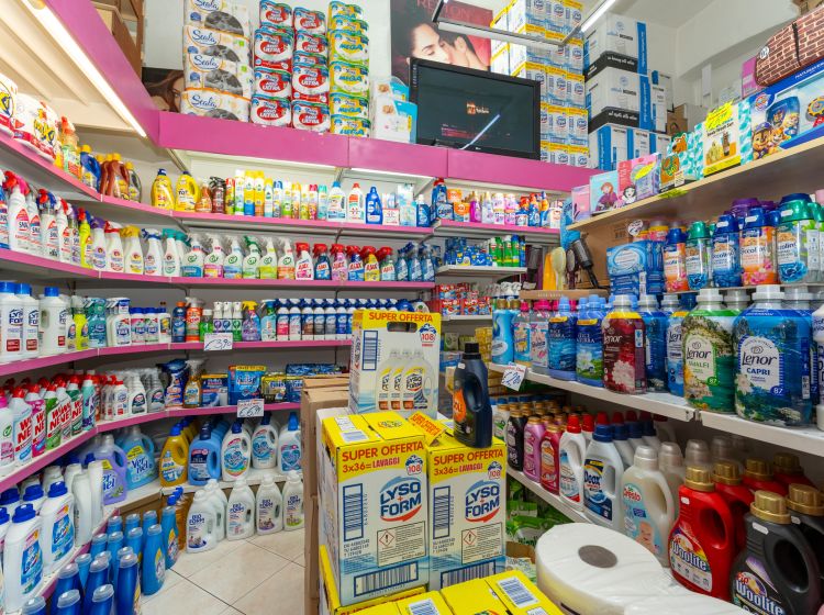 Negozio in vendita, via Francesco Crispi  208, Tribunale, Catania