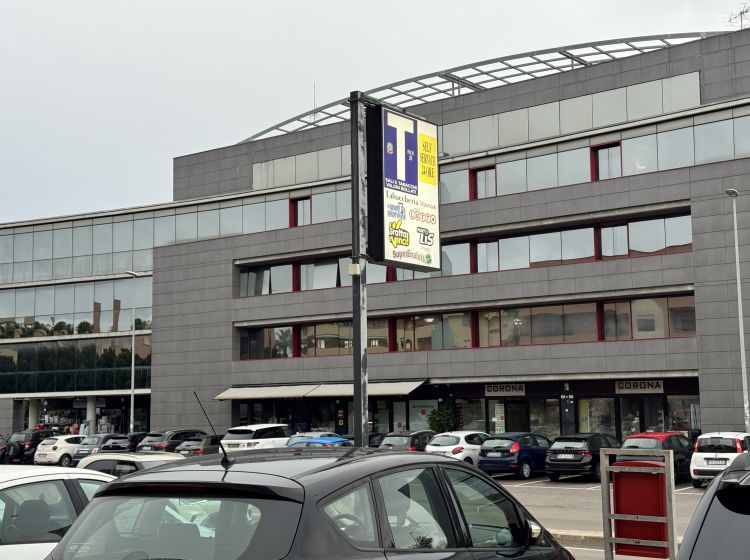 Attività / Licenza in vendita, viale Aldo Moro  33, Stadio, Lecce