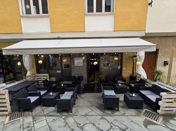 Attività / Licenza in vendita, via Agostino Ghirlanda  37, Centro, Massa