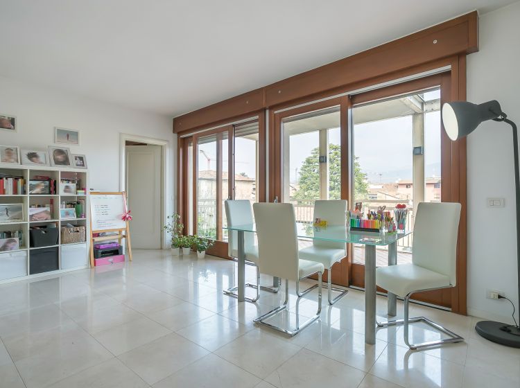 Quadrilocale in vendita, via Madonna della Neve  5, Borgo Palazzo, Bergamo