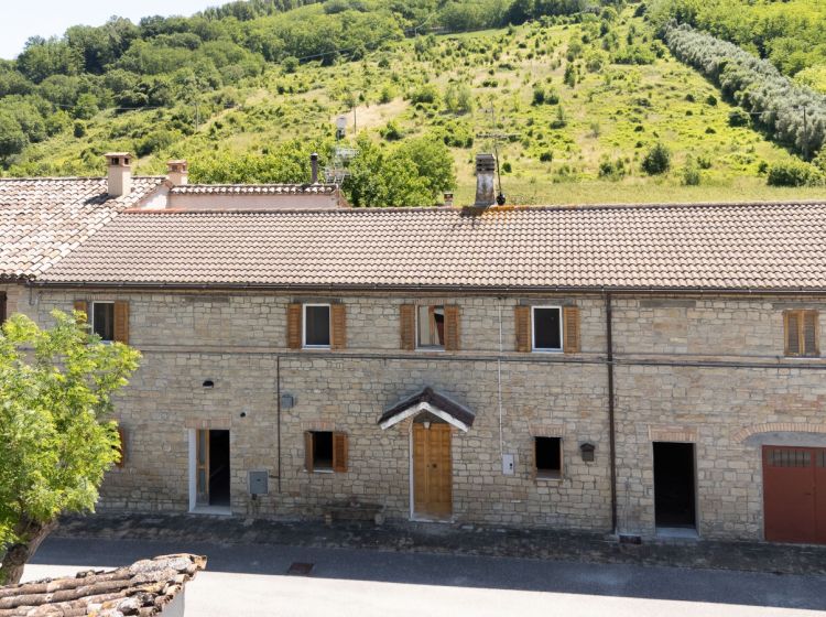 Casale in vendita, via Santa Maria  8, Cupramontana
