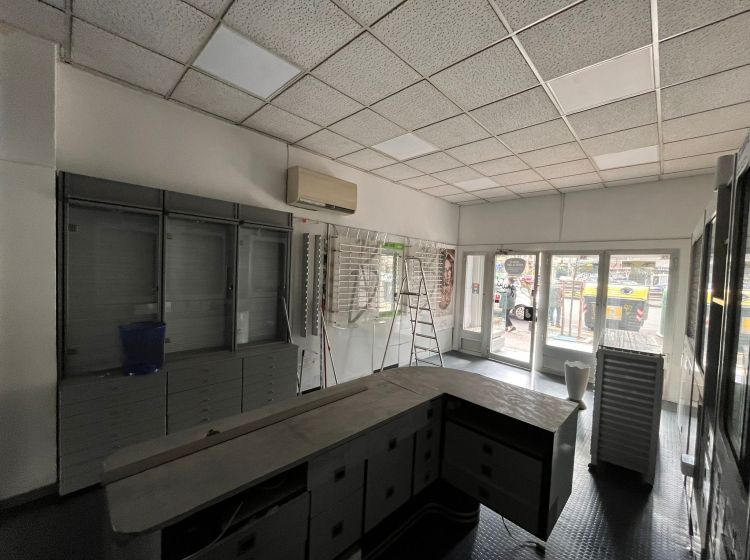 Negozio in vendita, via Prenestina  429, Tor de' Schiavi, Roma