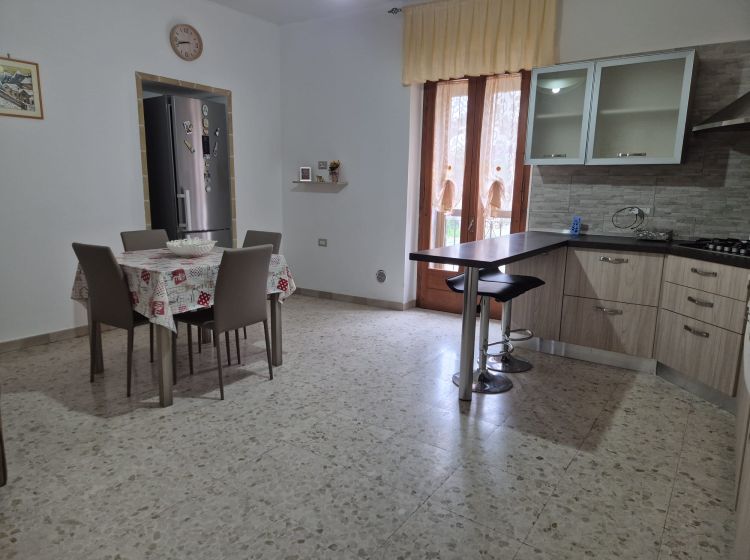 Stabile o palazzo in vendita, via Guglielmo Marconi  10, Pomarico
