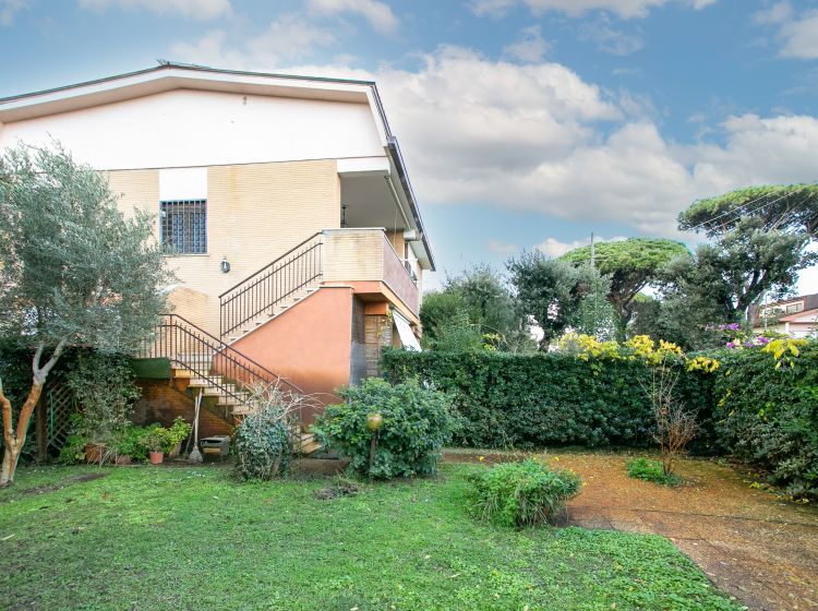 Villa in vendita, via Marotta  74, Fregene, Fiumicino
