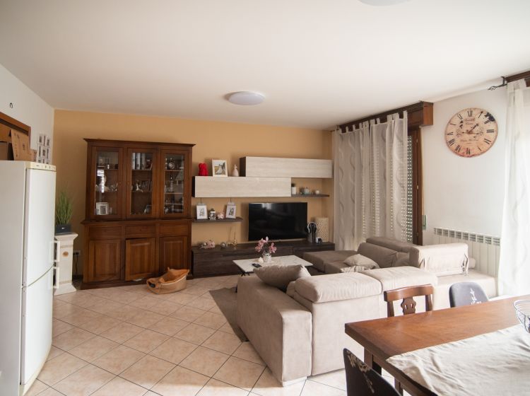 Appartamento in vendita, via Palmiro Togliatti  1, Montecalvo In Foglia