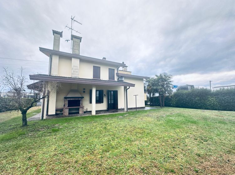 Villa in vendita, via 1ª Strada  1, Fiesso D'artico