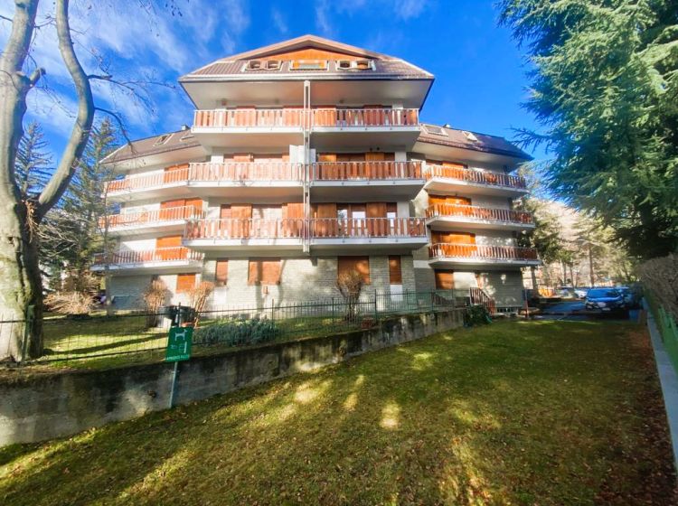 Bilocale in affitto, viale Bramafam  22, Bardonecchia