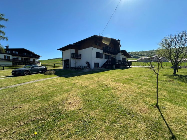 Villa in vendita, via Ekar  70, Asiago