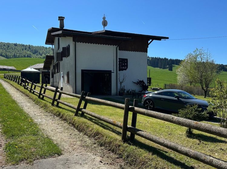 Villa in vendita, via Ekar  70, Asiago