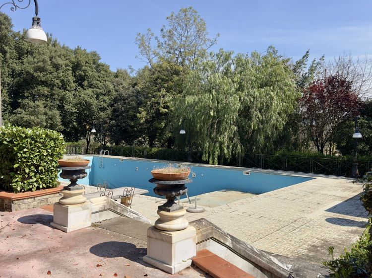 Villa in vendita, via Colle Scarano  79, Velletri