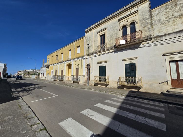 Appartamento in vendita, via Cavour  112, Salice Salentino