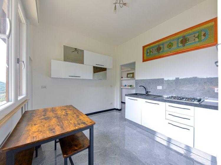 Trilocale in vendita, via del Poggio  10, Faie, Varazze