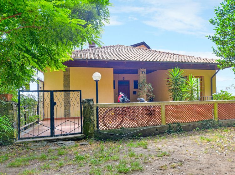 Trilocale in vendita, via del Poggio  10, Faie, Varazze