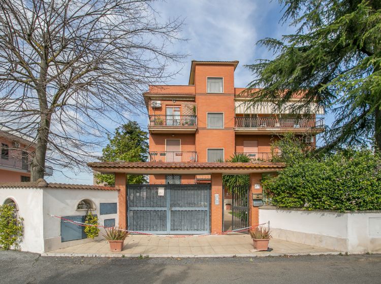 Quadrilocale in vendita, via Roccabernarda  48, Anagnina, Roma