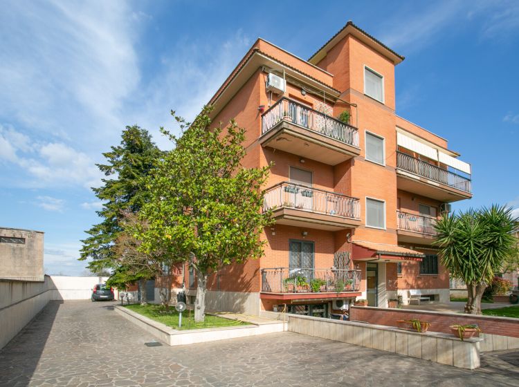 Appartamento in vendita, via Roccabernarda, Anagnina, Roma