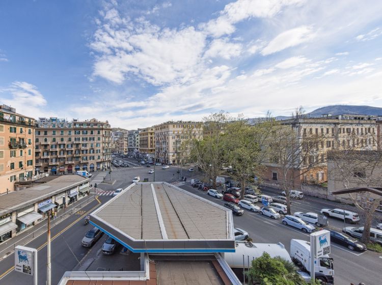 Appartamento in vendita, via Archimede, Centro, Genova