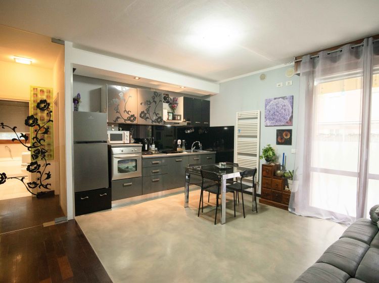 Trilocale in vendita, via Arno  24, Rimini