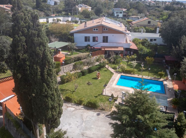 Villa in vendita, via Luna e Sole  35B, Luna e Sole, Sassari