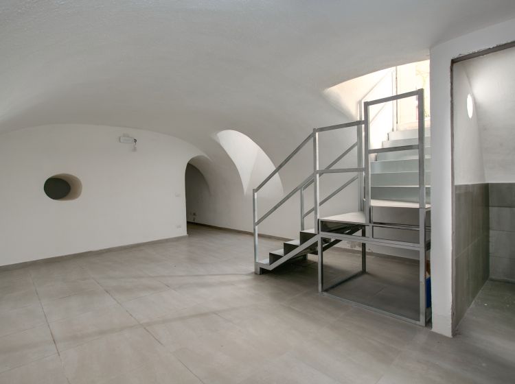 Magazzino o deposito in vendita, via dei Quattro Cantoni  9a, Centro Storico, Roma