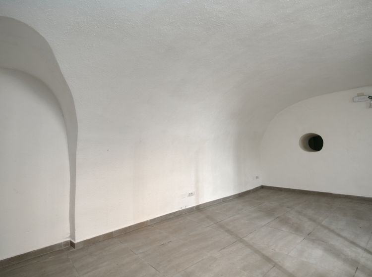 Magazzino o deposito in vendita, via dei Quattro Cantoni  9a, Centro Storico, Roma