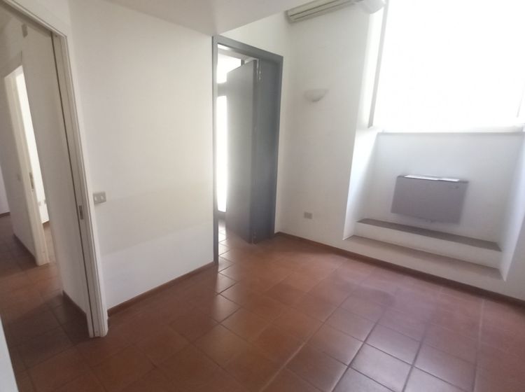 Ufficio in affitto, Piazza Garibaldi  2, Senigallia