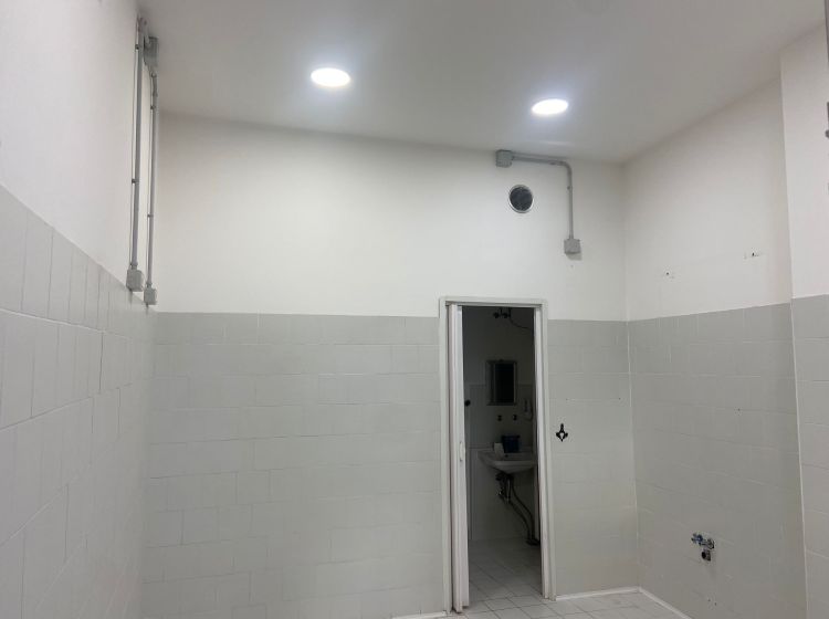 Negozio in affitto, via Ugo Balzani  79, Bologna, Roma