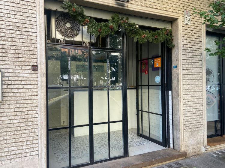 Negozio in affitto, via Ugo Balzani  79, Bologna, Roma