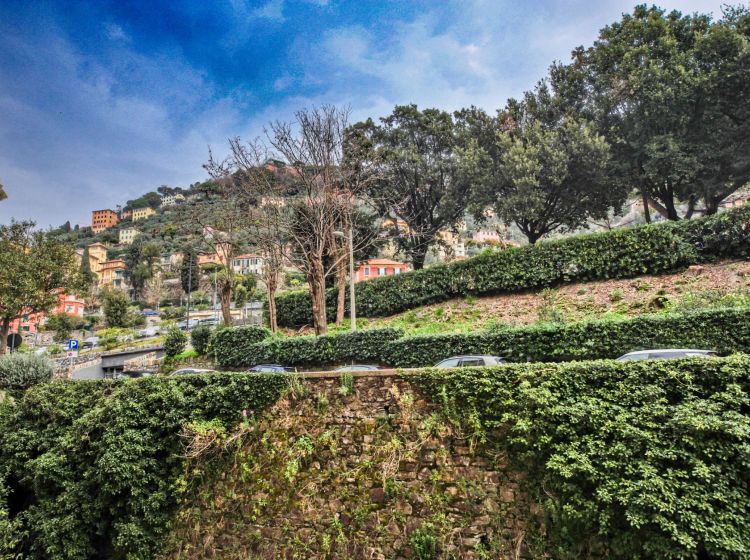 Trilocale in vendita, via Gio Bono Ferrari, San Fruttuoso, Camogli