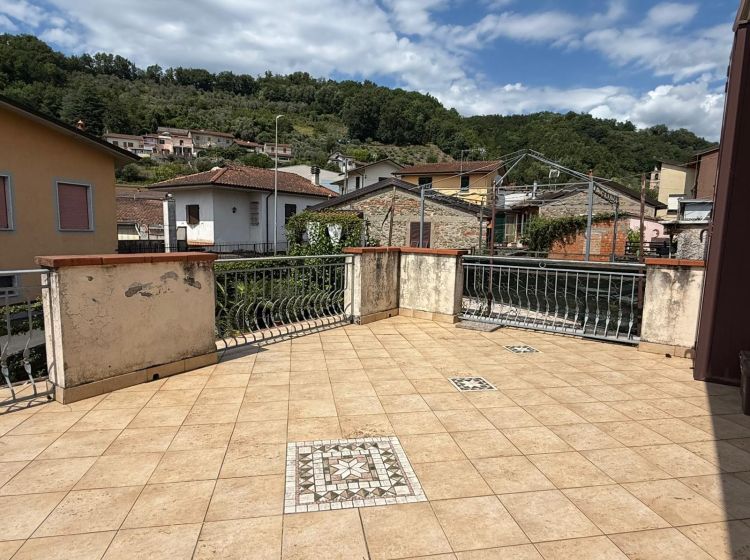 Quadrilocale in vendita, via Montebello, Licciana Nardi