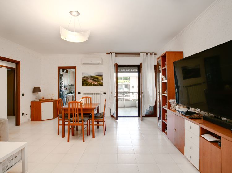 Trilocale in vendita, via Generale Giuseppe Valle  42, Magliana, Roma